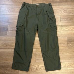 5.11 Tactical Olive Green Cargo Pants Men’s 40x30 Utility Workwear